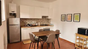 Beautiful 2 bedroom apartment with garden - Image 4