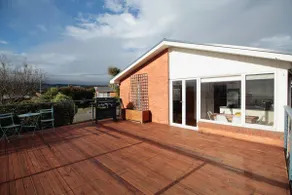 Red Robin Family House - Image 4