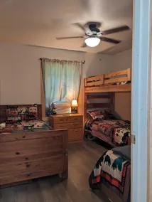 D's Acres Cabin - Image 2