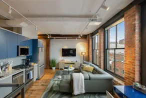 Designer's Brick & Beam 1BR Loft-Best of Armory Sq - Image 5