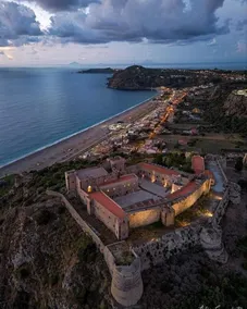 Ture's Home • A stone's throw from the port of Milazzo - Image 4