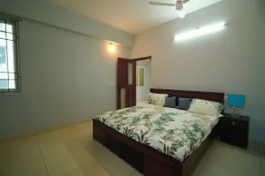 Board at the Villa - Image 2