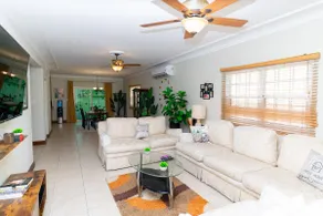 3 Bd Home w/ Pool, Starlink - 10 Min from Airport - Image 4