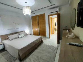 Luxury Apt, 4min walk to beach, secure parking - Image 4