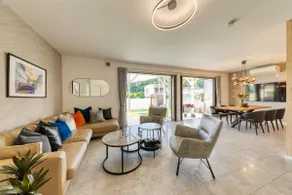 30 Sec to the Sea! Dog-Friendly Villa with Sauna - Image 3