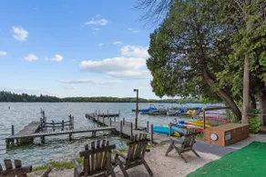 Lakefront Condo, Private Beach/Pool, Walk to Town - Image 5