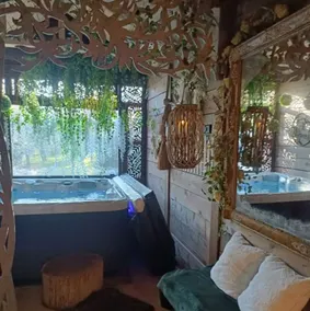 Var Romantic stay Pool and Jacuzzi - Image 2
