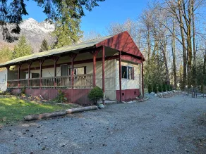 Entire home in Baring, WA - Image 3