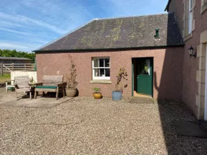 Double bedroom & en-suite garden annex - Image 2