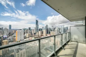 Designer 2Bd Downtown Toronto - Image 4