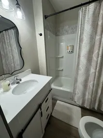 Queen Bed W/ W&D | Located in Downtown Wichita! - Image 5