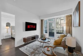 Luxury 2BR - Subway/Pool/Gym/Sauna + Free Parking - Image 5