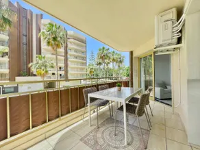 LaFrenchTouch - Beachfront with terrace - Image 2