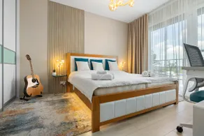 Golden Sunflower Apartment - Image 3