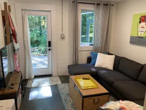 The Burrow; newly renovated apt. 2 bedroom, 2 bth - Image 4