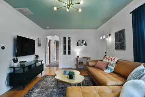 THE GOOD PLACE Uptown Westerville, Colorful & Cozy - Image 2