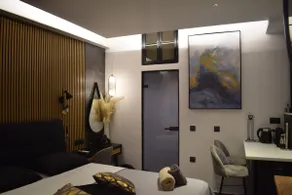 SMALL SUITE IN THE CENTER - Image 3