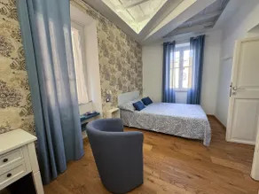 ”In the square” apartment in medieval village -65m²- - Image 4