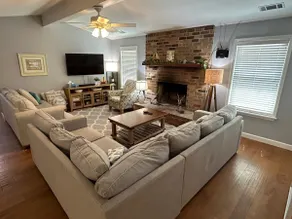 Hookstra Oasis - 3BR | 2BA | 8 beds - Sleeps Many! - Image 2