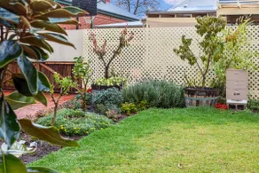 Large Garden Studio | No Steps | Patio & Free Pkng - Image 5