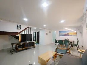 Huai Khwang Night Market 4-bedroom Pool Garden Villa. Free airport pick up for bookings of 4 days and above. - Image 2