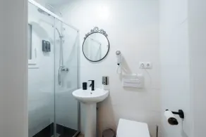 Independent house with ciminy AT 2 llaves - Image 3