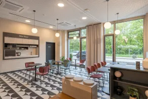 The Base Park View Studio Apartment - Image 5