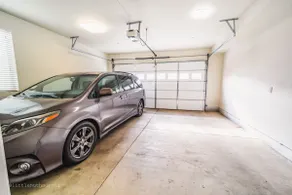 Spacious Home/ 2-car Garage/ Cruise Terminal - Image 4