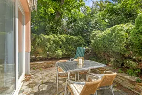 Paid Parking I Terrace I Wiener Wald - Image 3