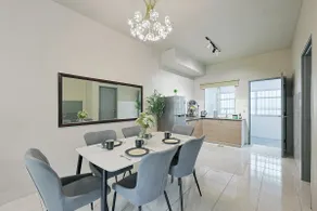 4BR Landed • 8–10 Pax • Near Setia City Mall/SCCC - Image 5