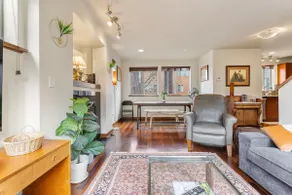 Townhouse West Seattle Abode - Image 2