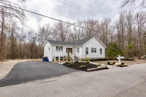 Tranquil 3BR Getaway Near Rowan, Philly & Beach - Image 4