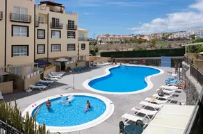Ke Casetta Tenerife – Stylish Duplex Jacuzzi - Image 5