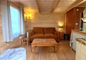 Cosy self-contained cabin 15 mins from Silverstone - Image 3
