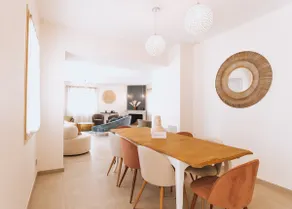 Large Air-Conditioned Family House with Terrace - Image 2