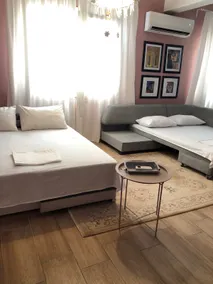 Family-friendly apartment with parking - Image 5