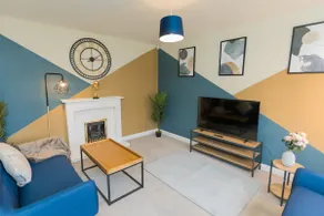 Great for Contractors & Families & Free Parking! Stafford - Image 3