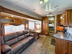 Clean/Comfortable RV Living on Private Gated Land. - Image 2