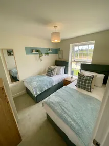 3-Bedroom Luxury Stay With FREE Parking - Image 5