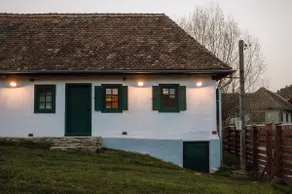 Wild Flower Cottage with Wood-Fired Hot Tub - Image 2