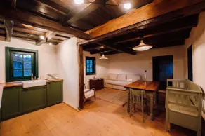 Wild Flower Cottage with Wood-Fired Hot Tub - Image 3