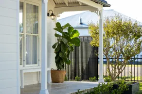 The Winery Lounge Luxury Home Lower HunterValley - Image 2