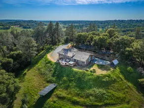 Hot Tub | BBQ | Pool Table | Mountain Views - Image 2