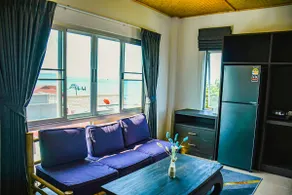 Seaview 1BR+2 Bathroom Apartment w. Kitchette - Image 2
