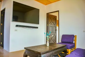 Seaview 1BR+2 Bathroom Apartment w. Kitchette - Image 5
