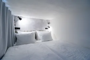 Honest Karlin - City Loft Room + - Image 4