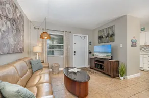 Beachfront KING CONDO - Affordable*Clean*Comfort! - Image 5