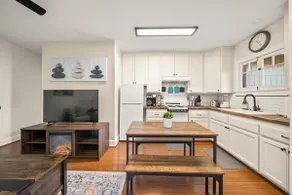 Claremont Village Retreat - Image 5