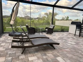 Huge & luxurious home w/view of preserves & fenced - Image 3