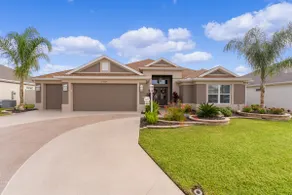 Huge & luxurious home w/view of preserves & fenced - Image 5